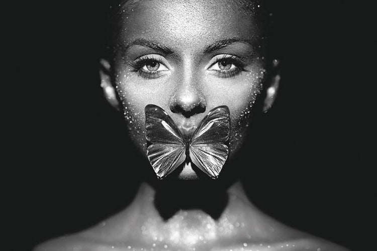 Schilderij-Butterfly Woman-PosterGuru