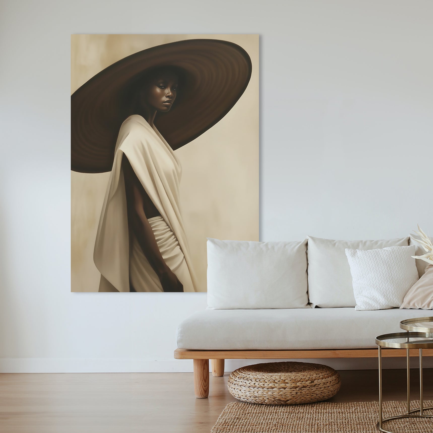 High fashion fine art schilderij van een krachtige vrouw met enorme sculpturale hoed in houtstructuur, elegante beige cape die dramatisch valt