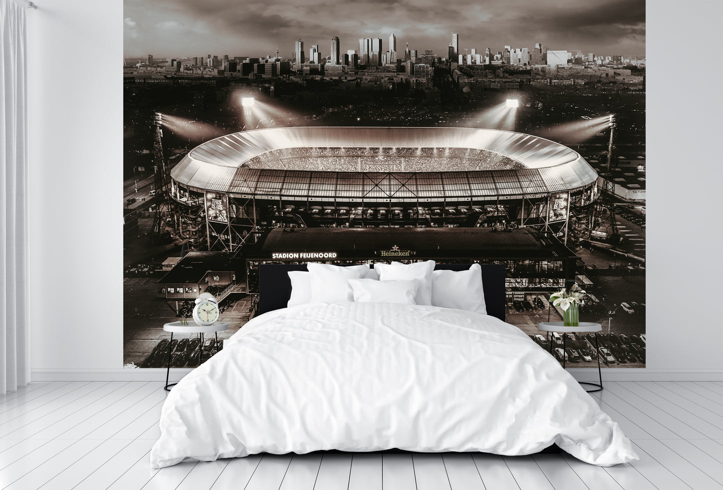Breng de unieke sfeer van het stadion van Feyenoord in huis met dit indrukwekkende foto behang van De Kuip. Dit grote muurbehang laat het iconische stadion uit Rotterdam tot leven komen en is perfect voor echte Feyenoord-supporters of liefhebbers van voetbal en stadionbeleving.