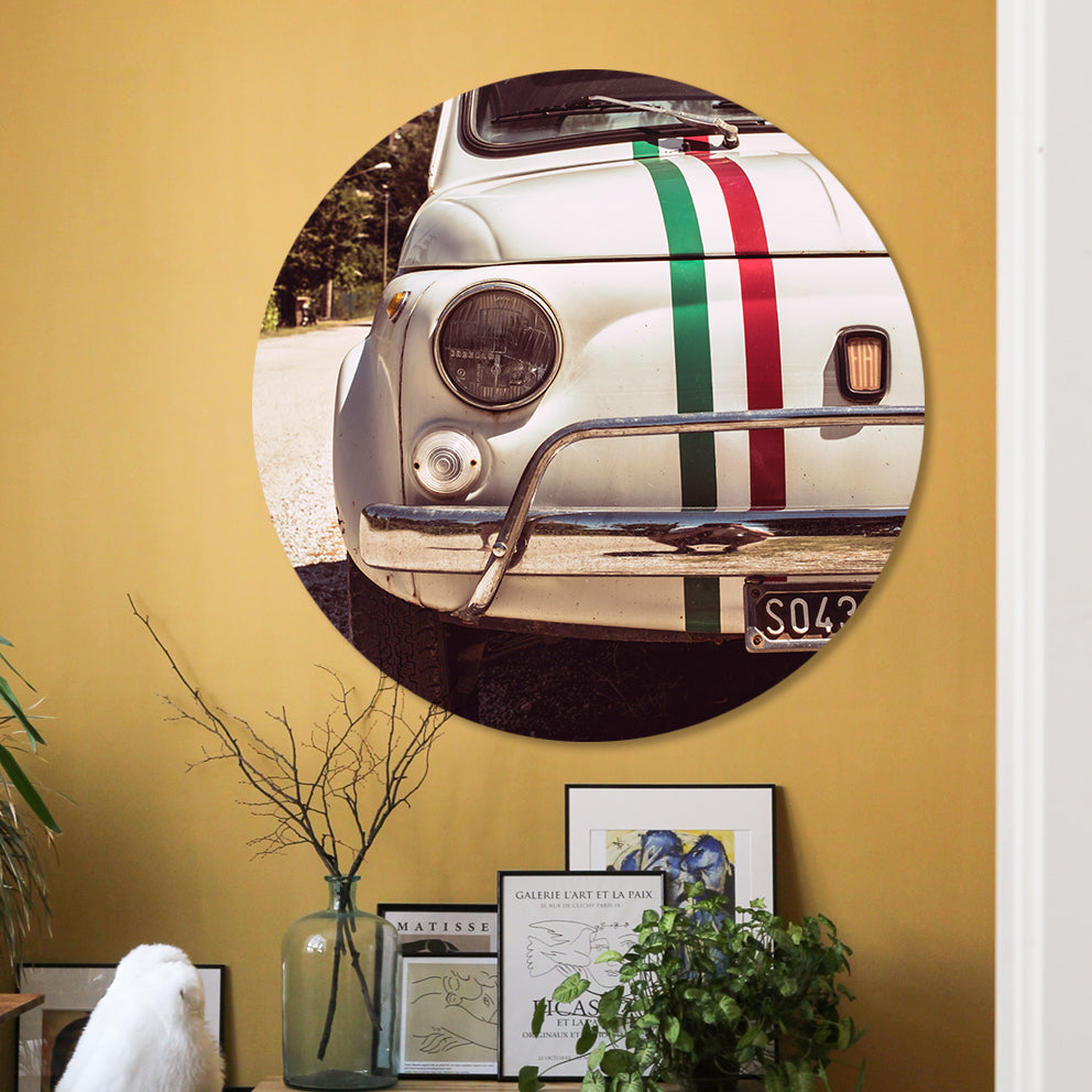 Wandcirkel Fiat in een woonkamer