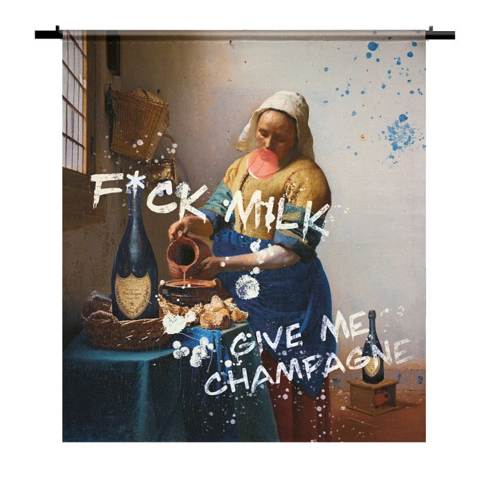 Wandkleed F*ck Milk, Het Melkmeisje met een twist