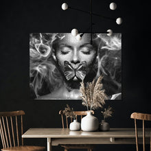 Afbeelding in Gallery-weergave laden, Schilderij - Butterfly Woman Smoke

