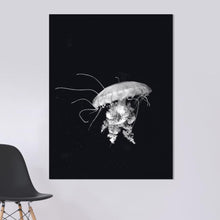 Afbeelding in Gallery-weergave laden, Schilderij-Dark Jellyfish-PosterGuru

